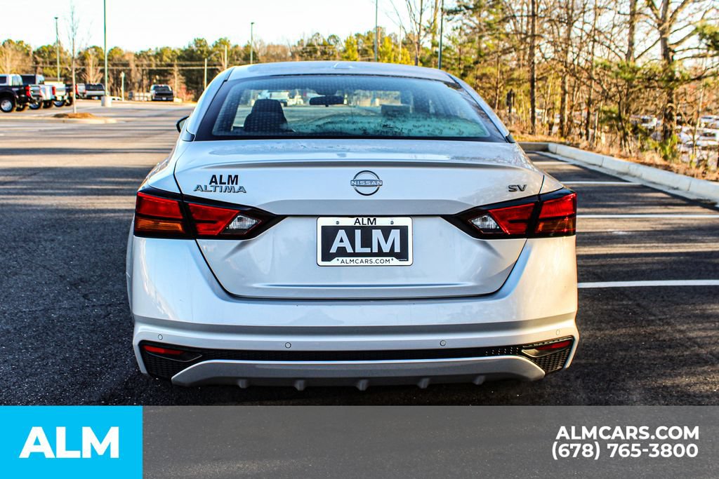 Used 2024 Nissan Altima 2.5 SV FWD image 11
