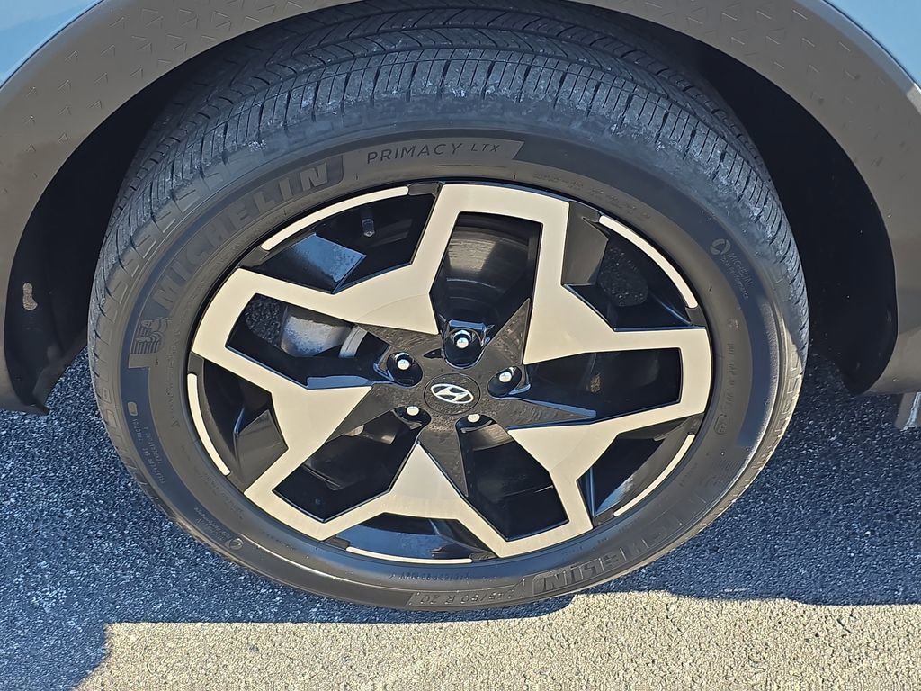 Used 2022 Hyundai Santa Cruz Limited image 7