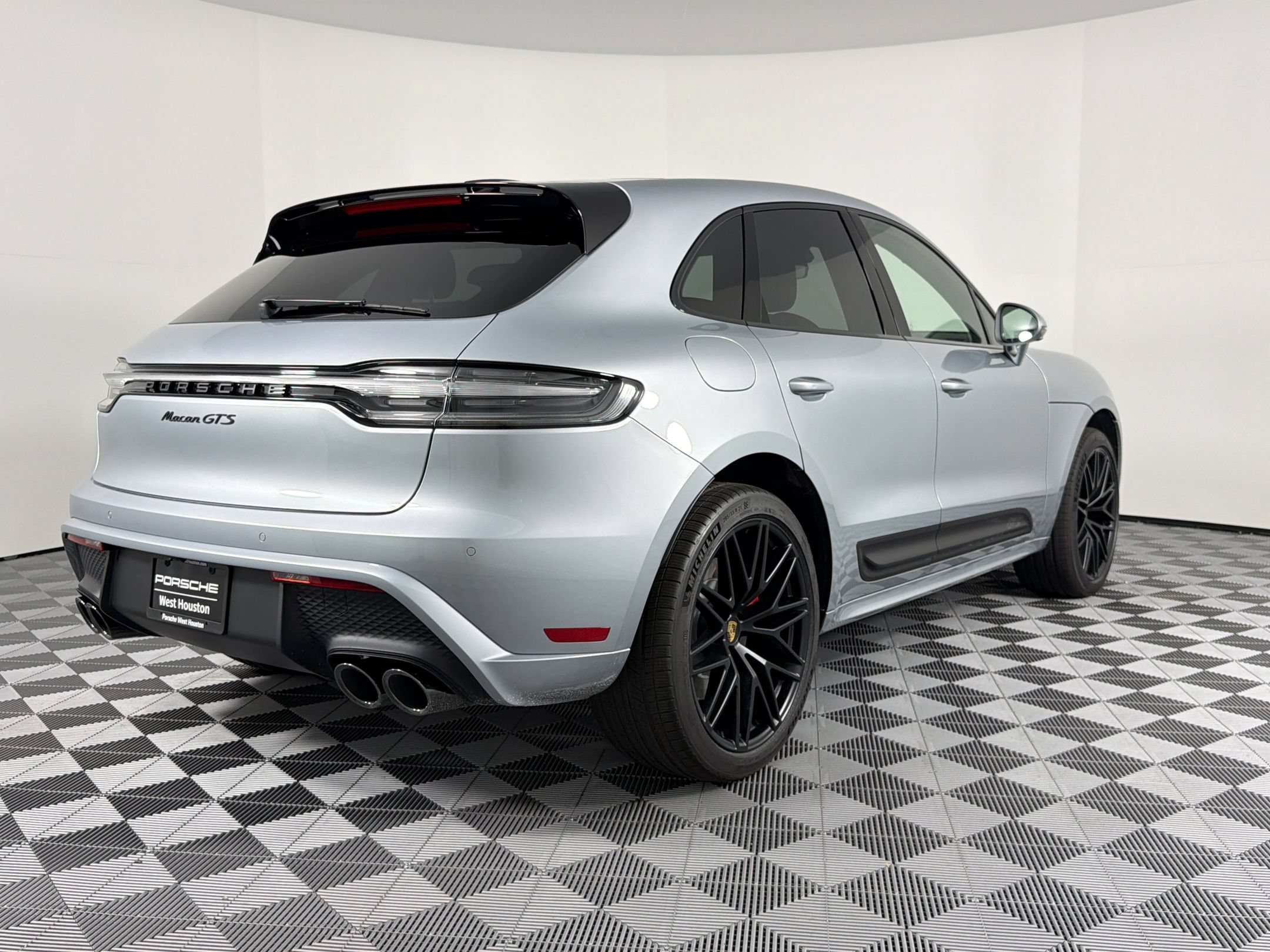 New 2026 Porsche Macan GTS AWD/4WD image 9