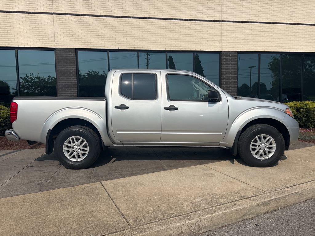 Used 2016 Nissan Frontier SV w/ SV Value Truck Package AWD/4WD image 2