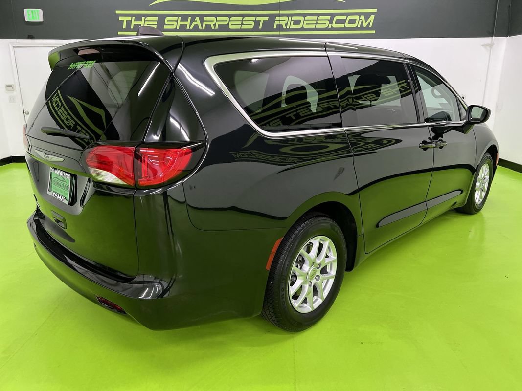 Used 2024 Chrysler Voyager LX FWD image 10