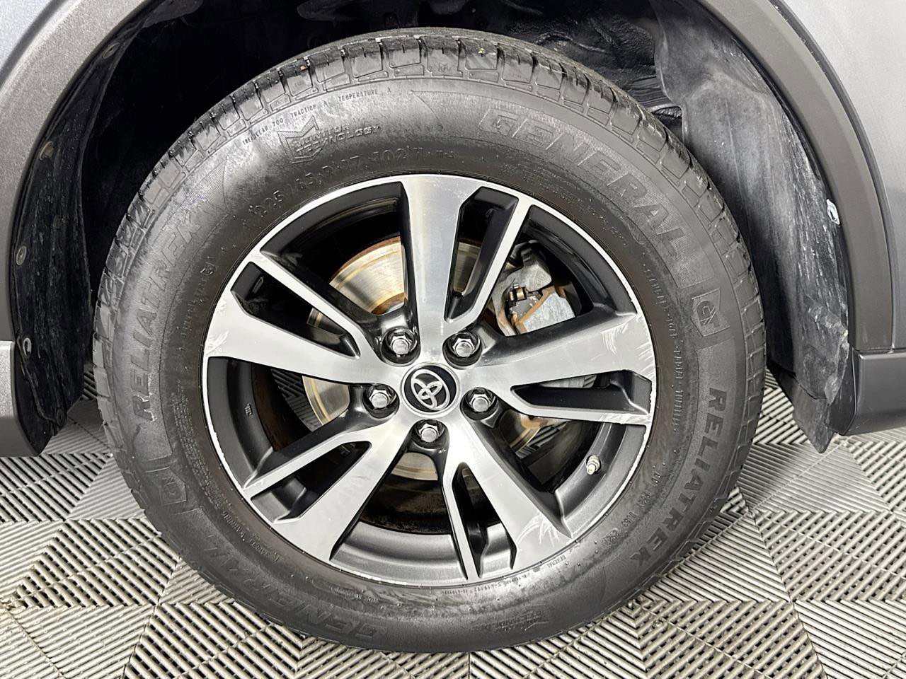 Used 2017 Toyota RAV4 XLE image 30