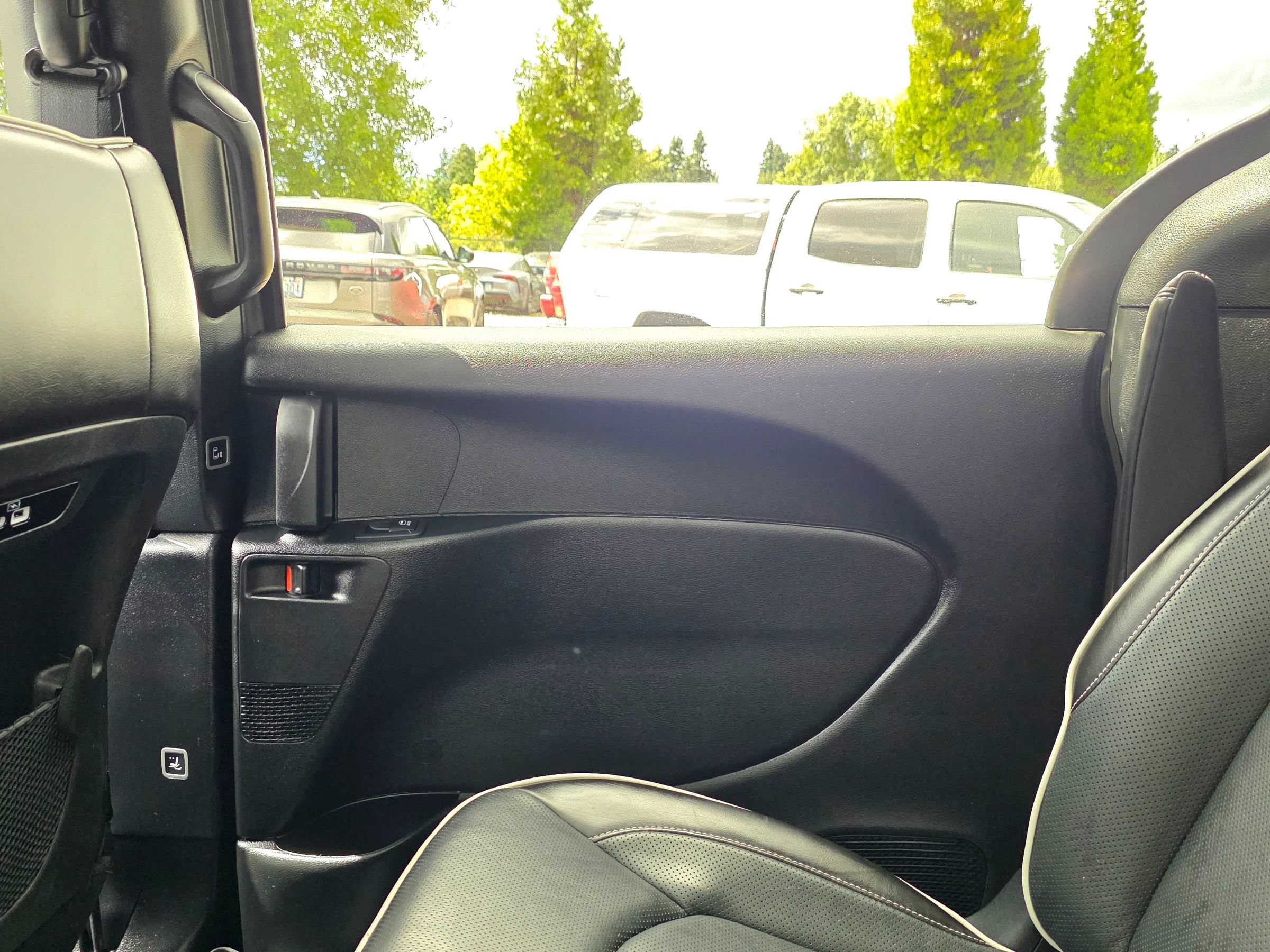 Used 2022 Chrysler Pacifica Limited w/ S Appearance Package FWD image 40