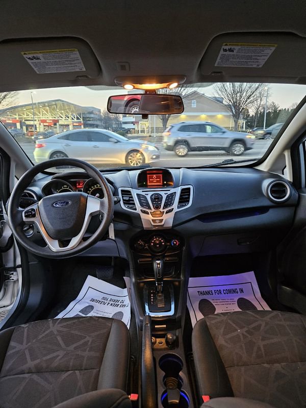 Used 2012 Ford Fiesta SE image 18