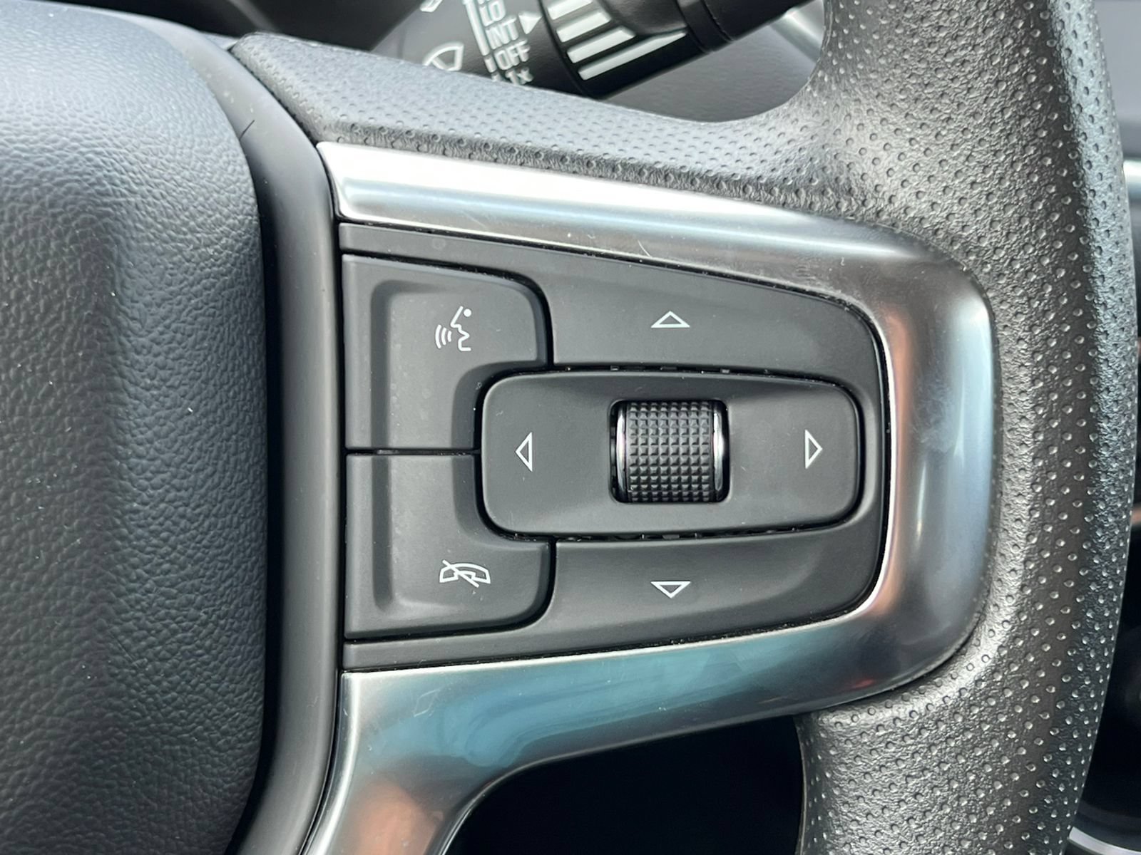 Used 2025 Chevrolet Blazer LT AWD/4WD image 20