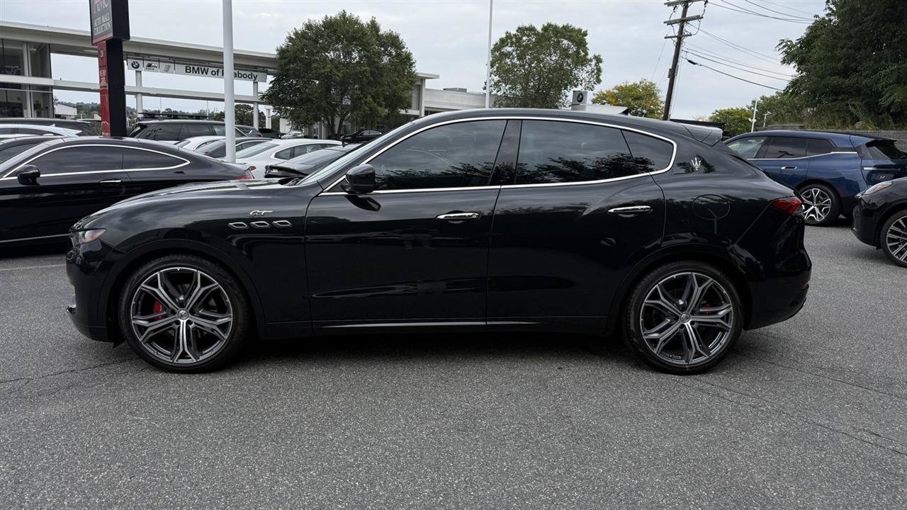 Used 2023 Maserati Levante GT AWD/4WD image 11