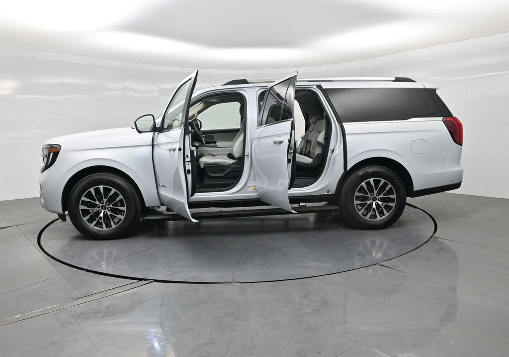 Used 2025 Ford Expedition Max Platinum AWD/4WD image 36