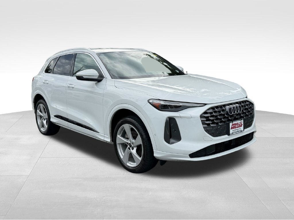 Certified 2025 Audi Q5 Premium w/ Premium Plus AWD/4WD image 3
