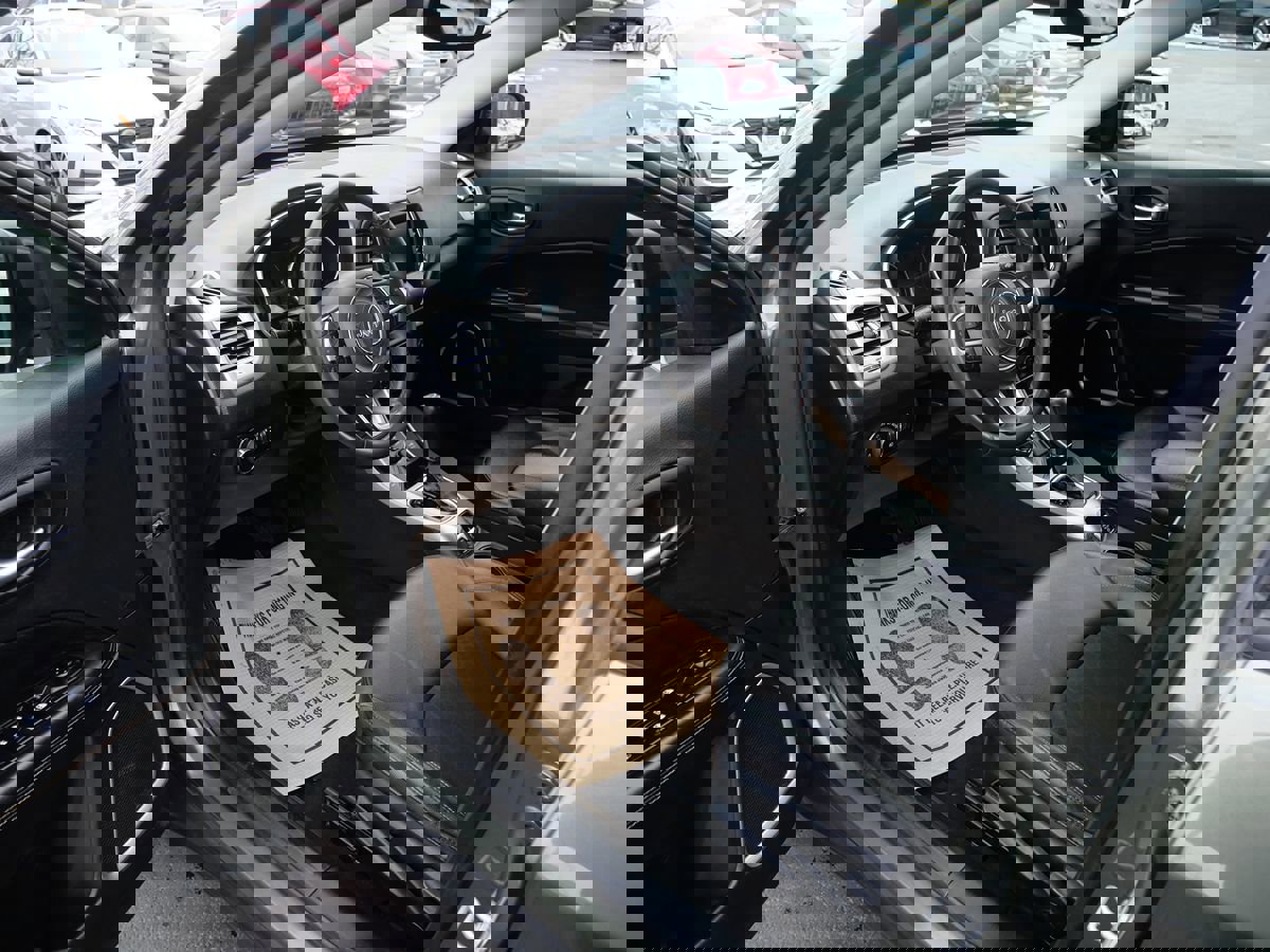 Used 2021 Jeep Compass Latitude image 9