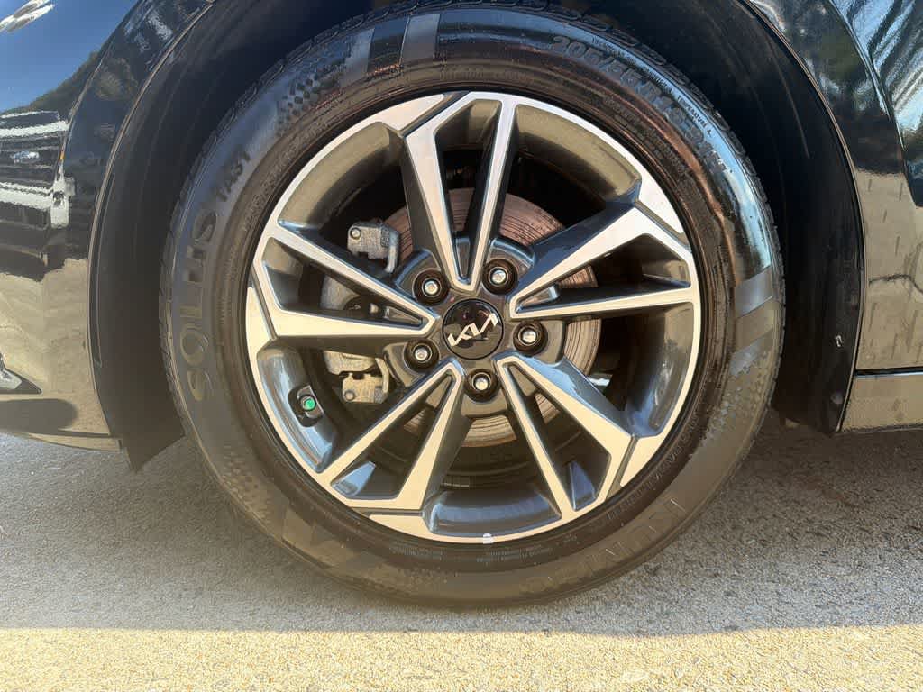 Used 2024 Kia Forte LXS FWD image 11