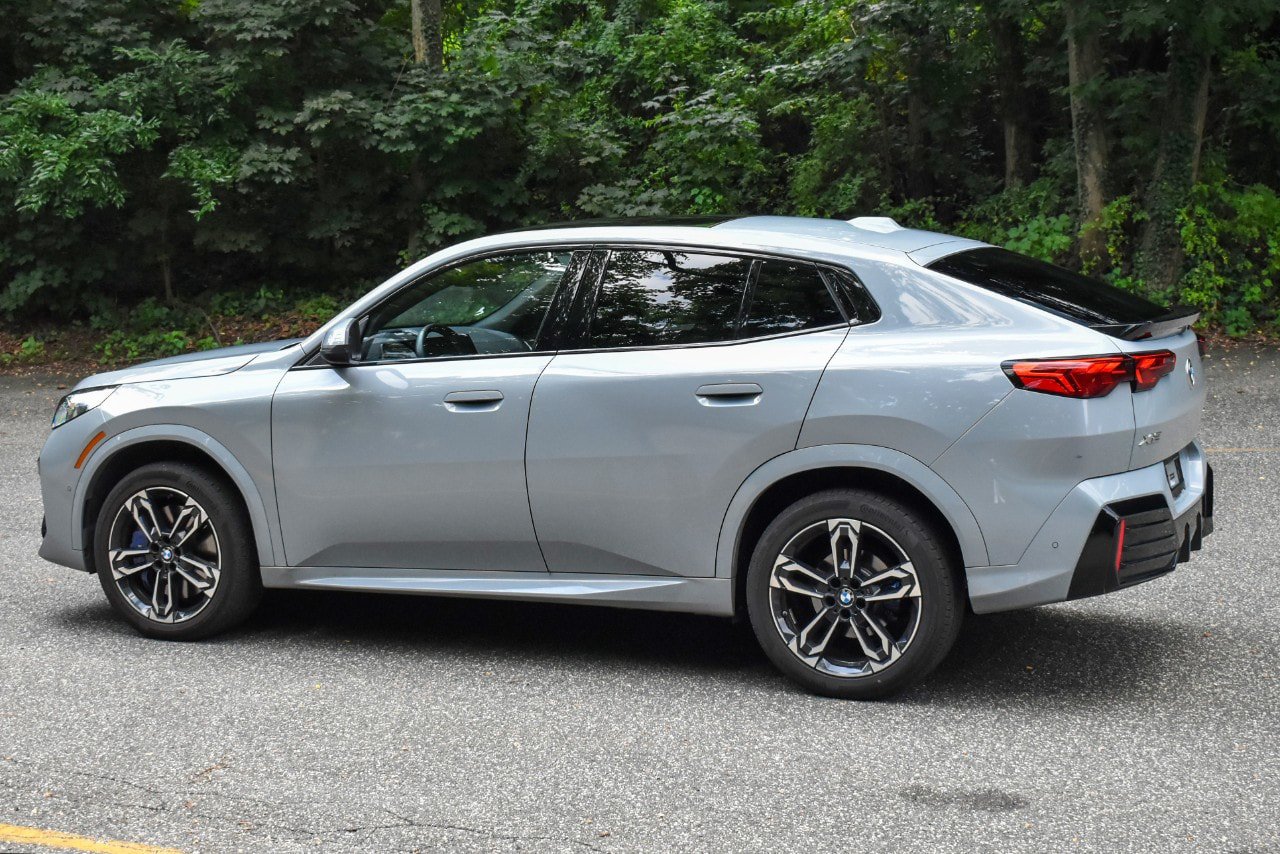 Used 2026 BMW X2 xDrive28i AWD/4WD image 5