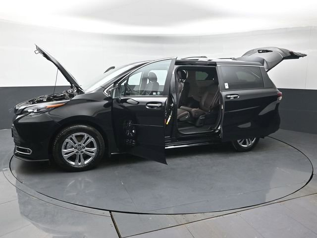 Certified 2024 Toyota Sienna Platinum image 57