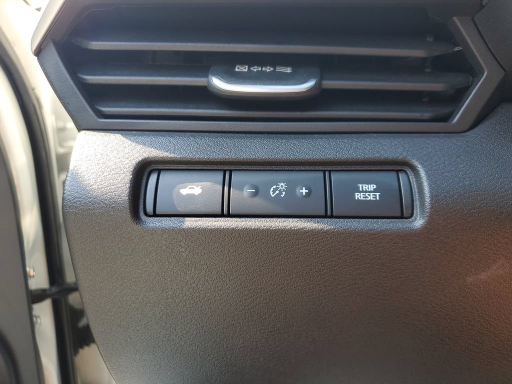 Used 2025 Nissan Altima 2.5 SV AWD/4WD image 30