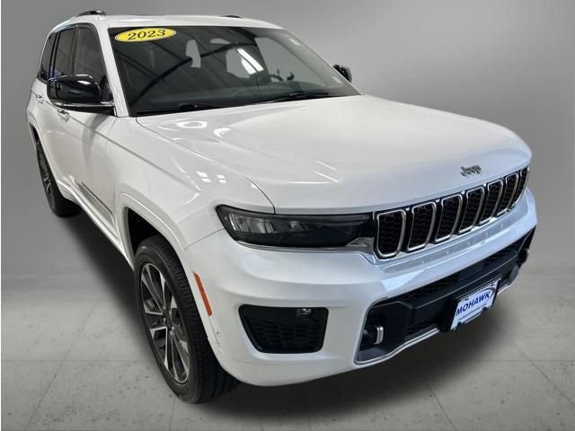 Used 2023 Jeep Grand Cherokee Overland AWD/4WD image 8