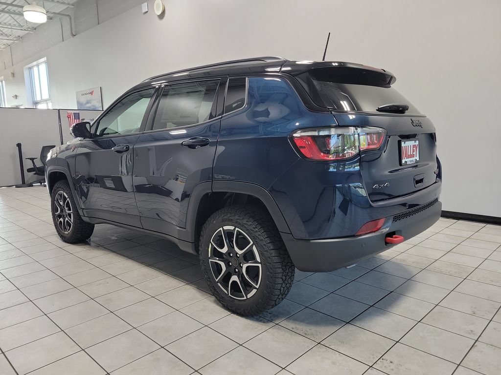 New 2026 Jeep Compass Trailhawk w/ Sun, Sound & Navigation Group AWD/4WD image 6