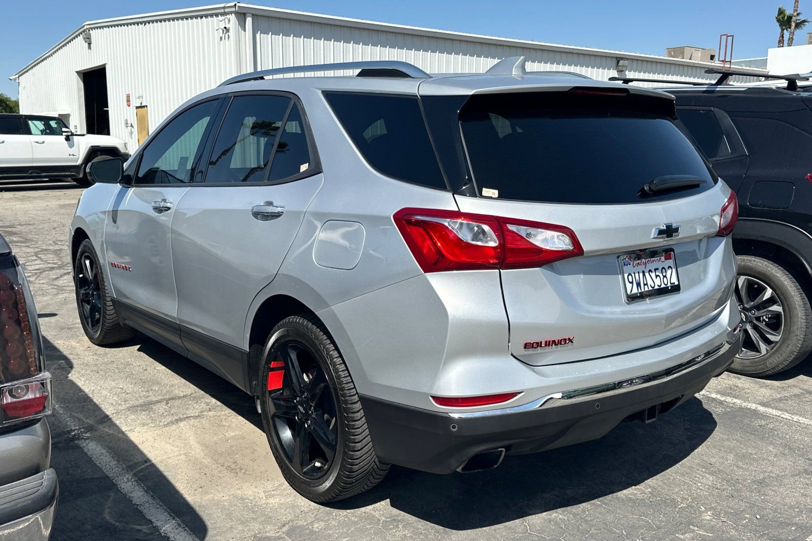 Used 2020 Chevrolet Equinox Premier w/ Premier Redline Edition FWD image 5