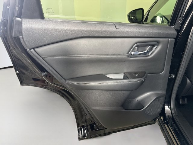 Used 2025 Nissan Rogue SL w/ SL Premium Package AWD/4WD image 25