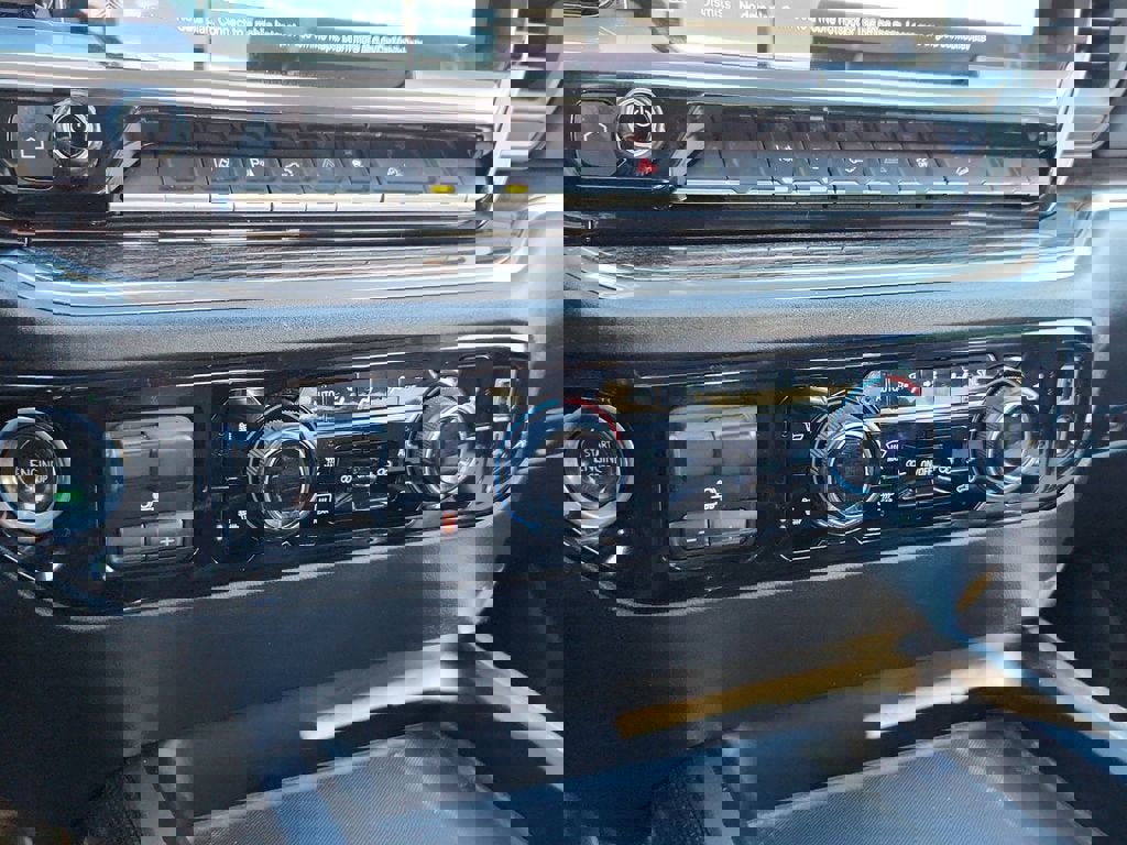 Used 2024 Chevrolet Silverado 2500 LT w/ All Star Edition image 28