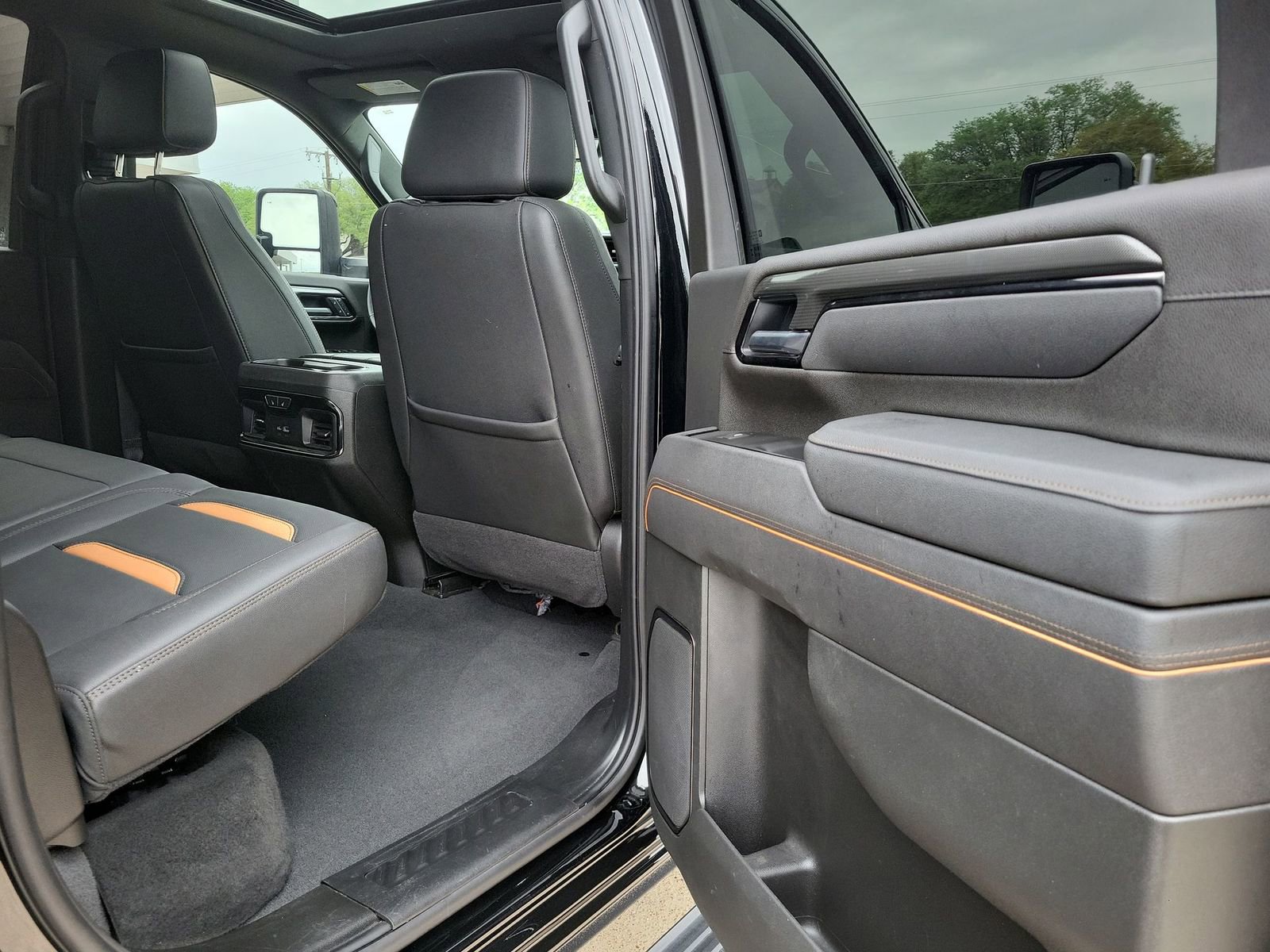 Used 2025 GMC Sierra 2500 AT4 w/ AT4 Premium Plus Package image 28