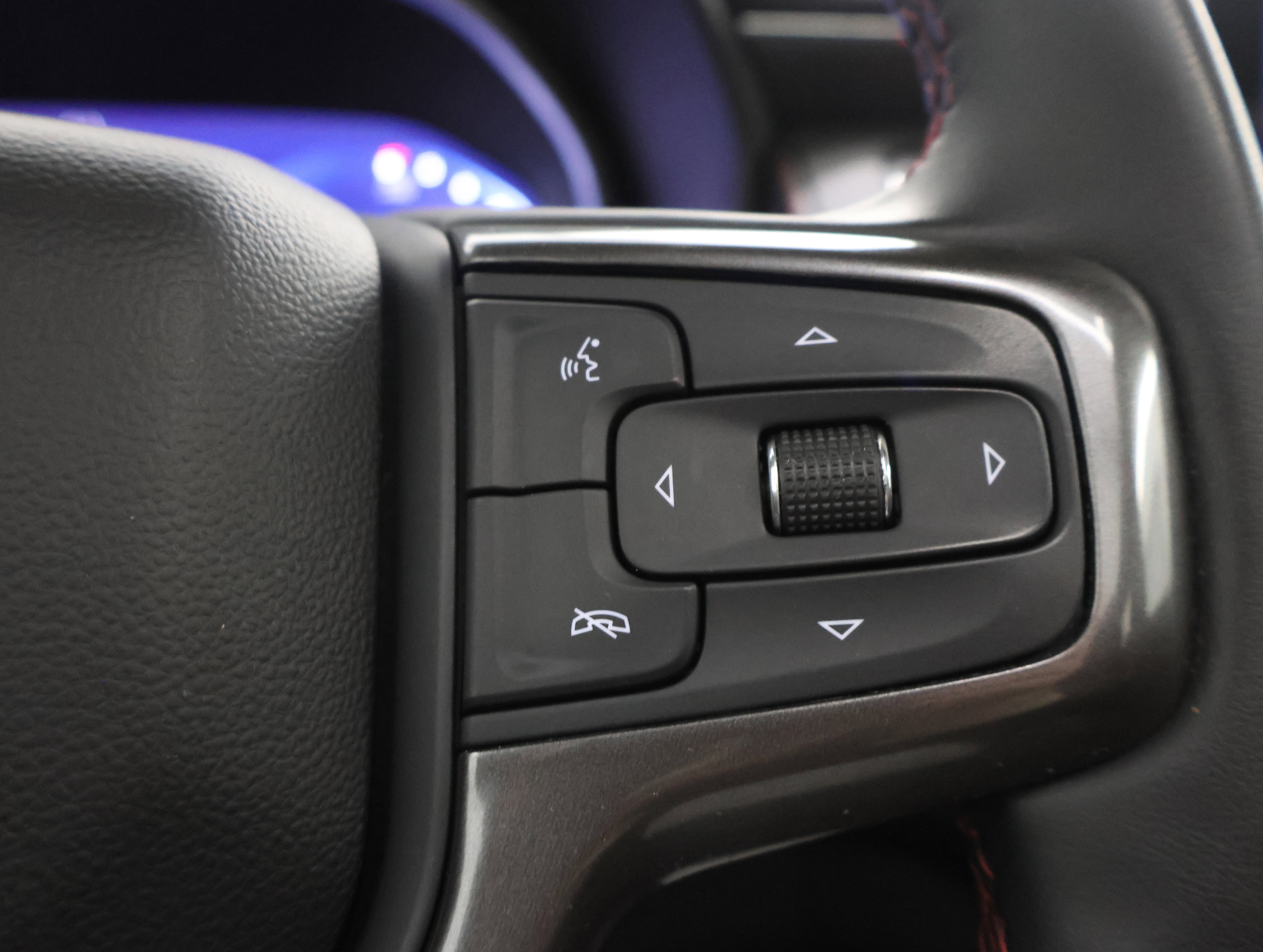 Used 2023 Chevrolet Suburban RST w/ Luxury Package AWD/4WD image 16