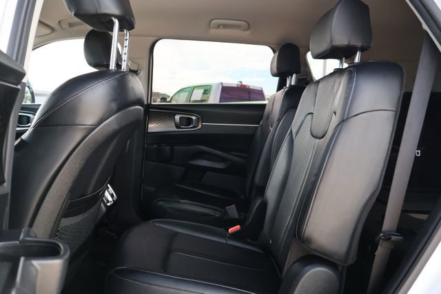 Used 2023 Kia Sorento EX AWD/4WD image 9