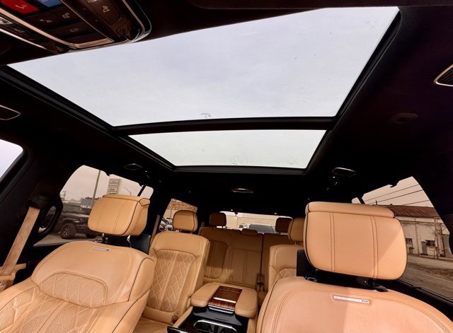 Used 2022 Jeep Grand Wagoneer Series III w/ Rear Seat Video Group 1 image 19