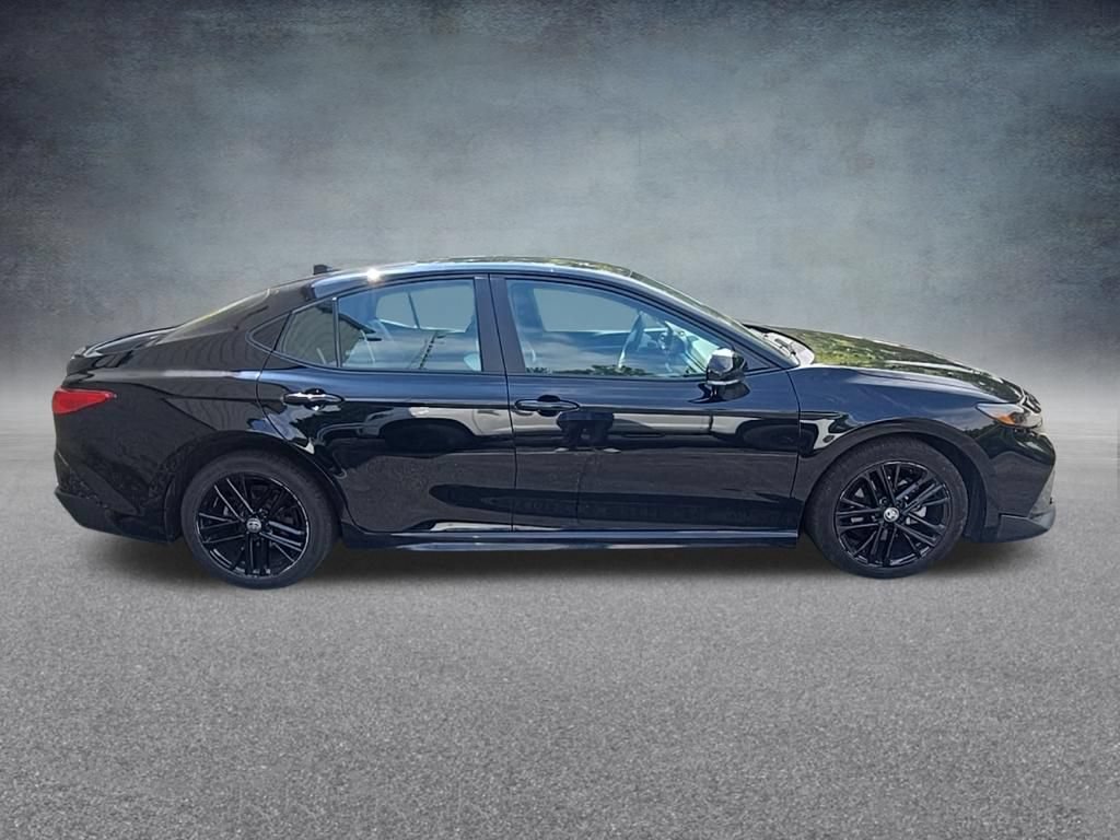 Used 2025 Toyota Camry SE FWD image 11