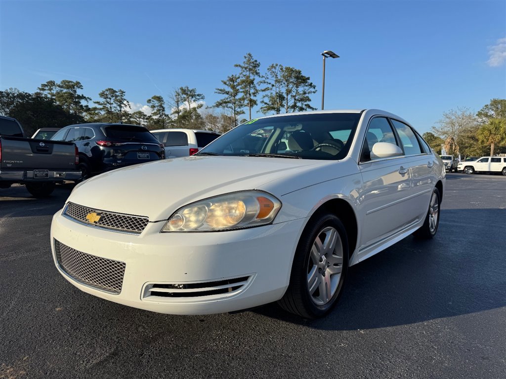 Used 2013 Chevrolet Impala LT w/ LT Sunroof Package image 4