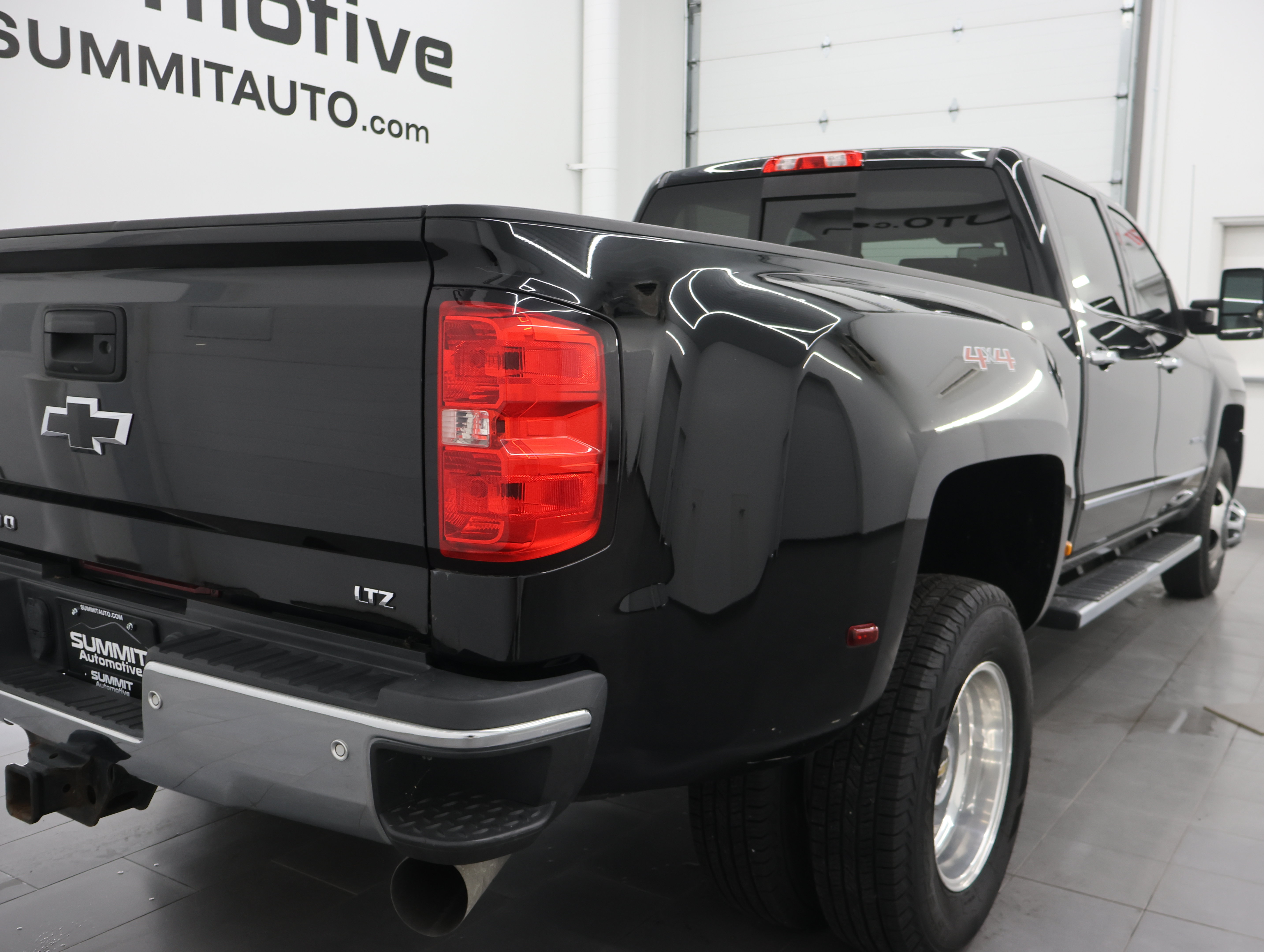 Used 2017 Chevrolet Silverado 3500 LTZ w/ Duramax Plus Package AWD/4WD image 4