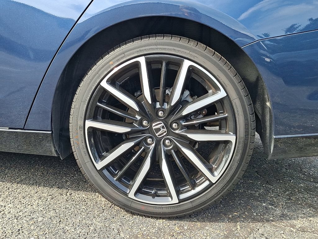 Used 2023 Honda Accord Touring image 9