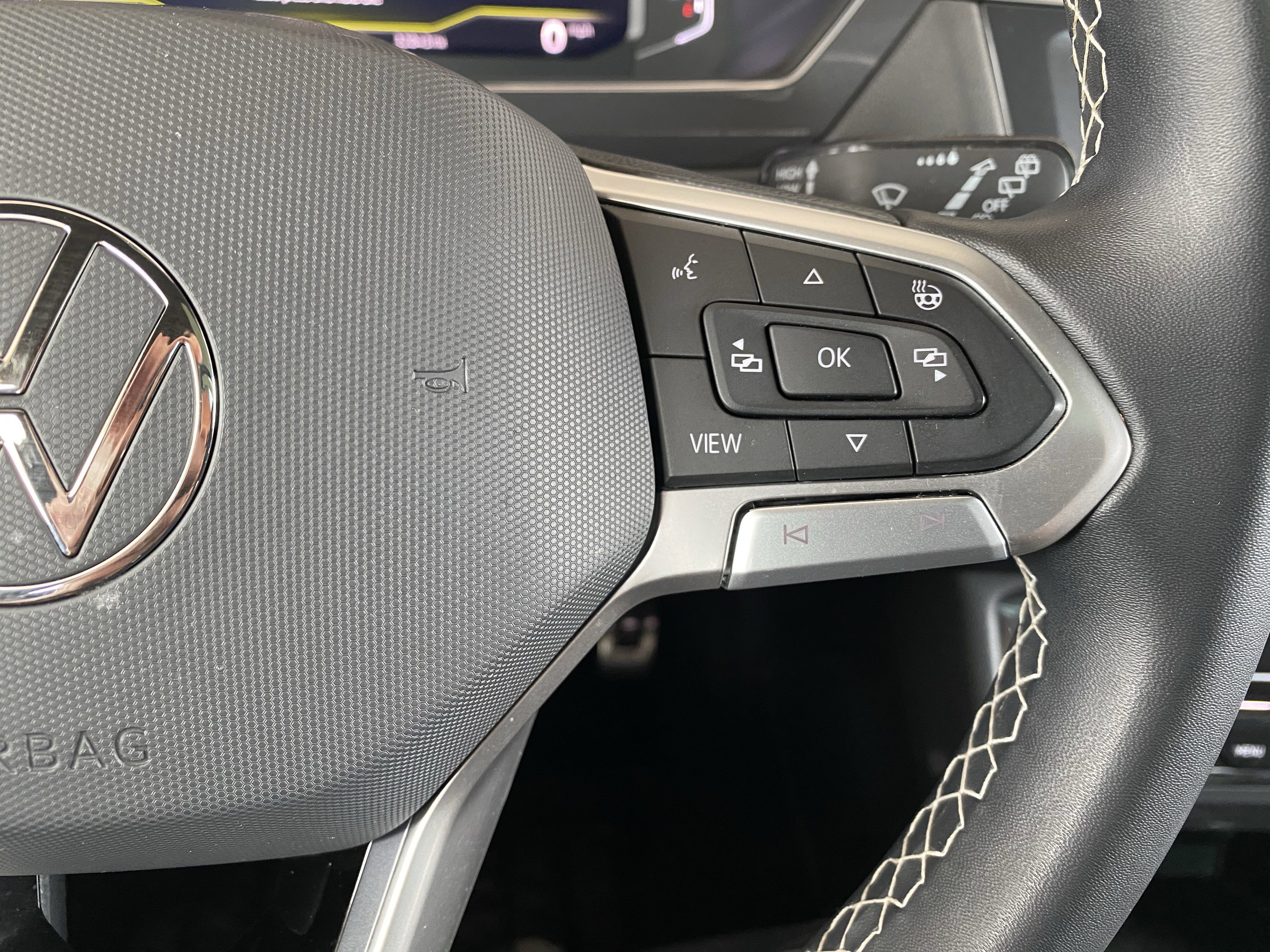Used 2023 Volkswagen Tiguan SEL R-Line image 7