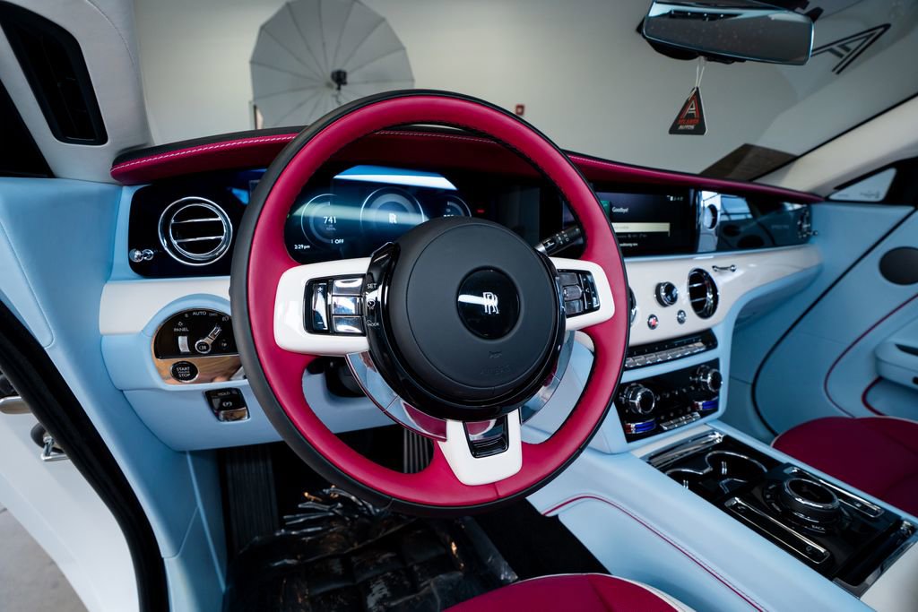 Used 2024 Rolls-Royce Spectre w/ Spectre Launch Package image 40