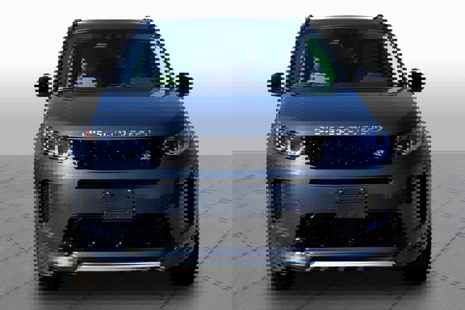 Used 2025 Land Rover Discovery Sport S image 4