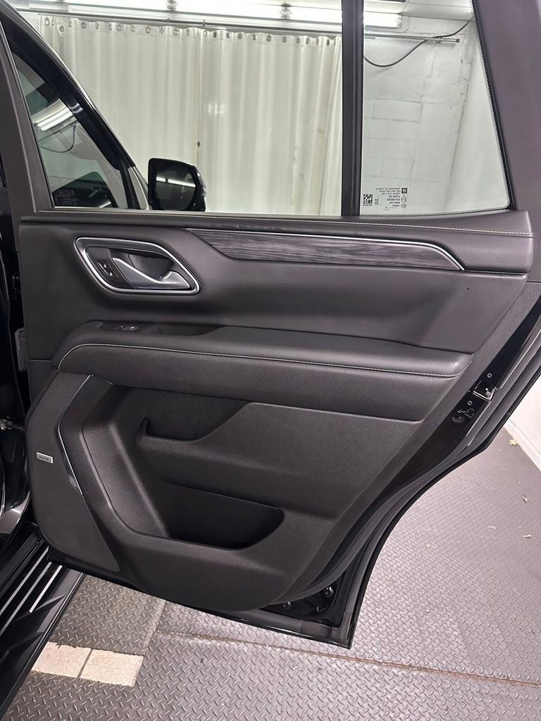 Used 2022 GMC Yukon SLT w/ SLT Premium Package AWD/4WD image 32