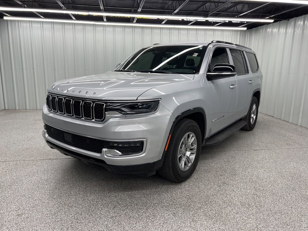 Used 2024 Jeep Wagoneer 2WD image 3