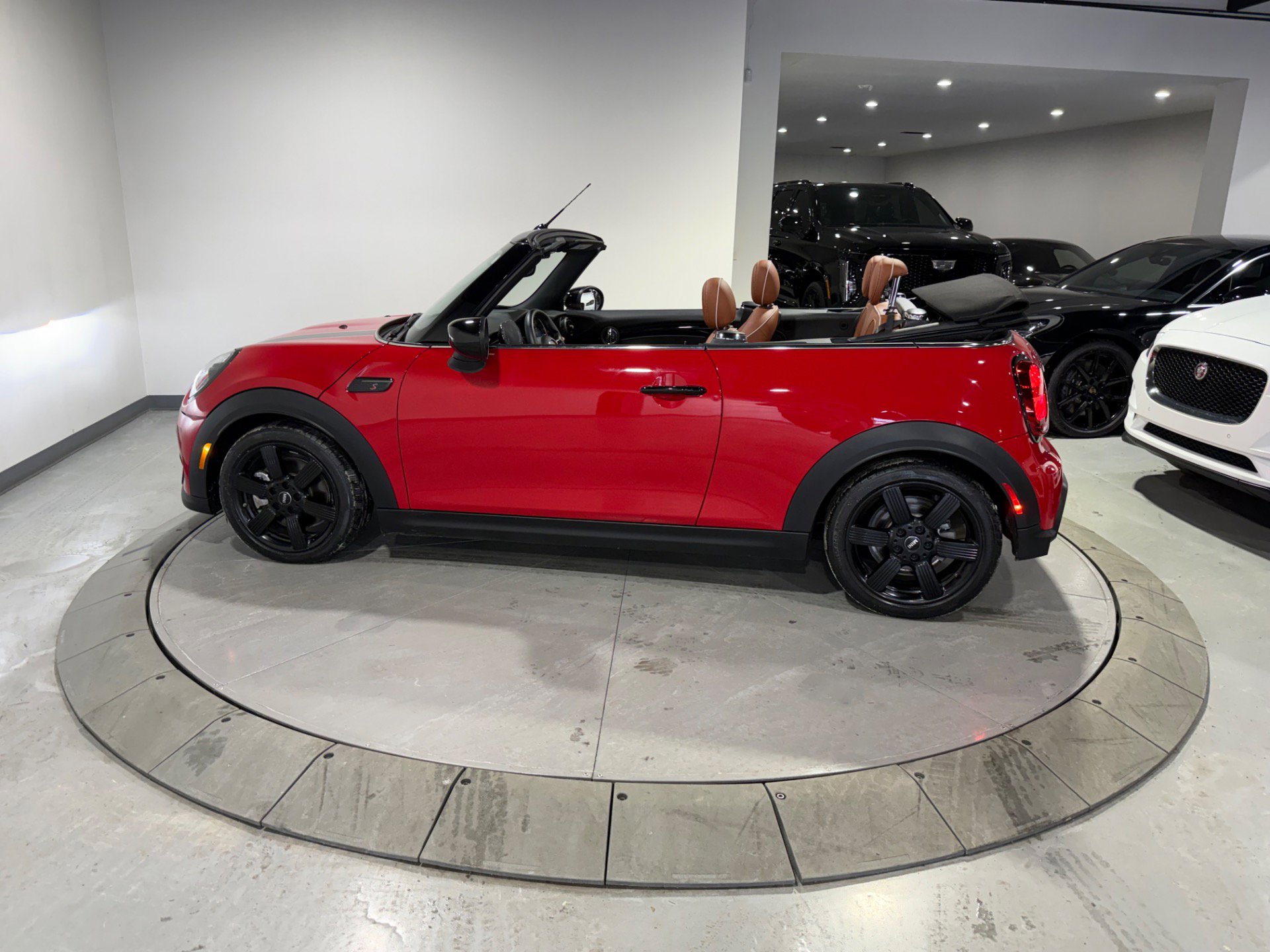 Used 2023 MINI Cooper S w/ Signature Upholstery Package image 11