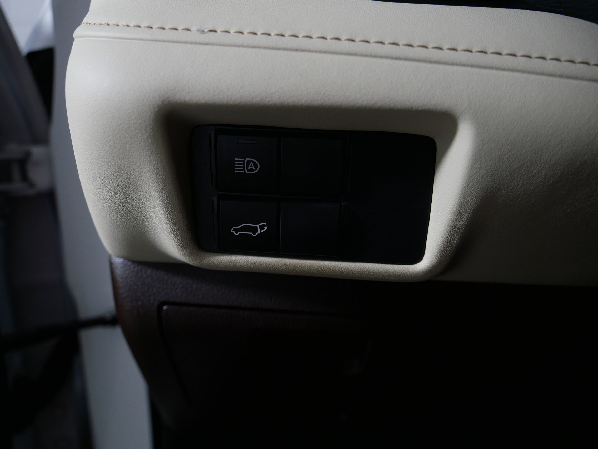 Used 2022 Toyota Highlander XLE AWD/4WD image 26