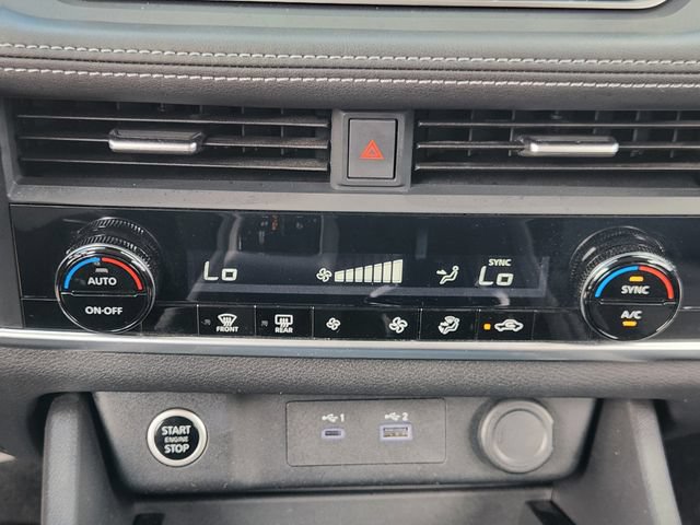 Used 2023 Nissan Rogue SV FWD image 18