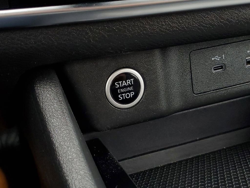 Used 2023 Nissan Rogue SV image 16