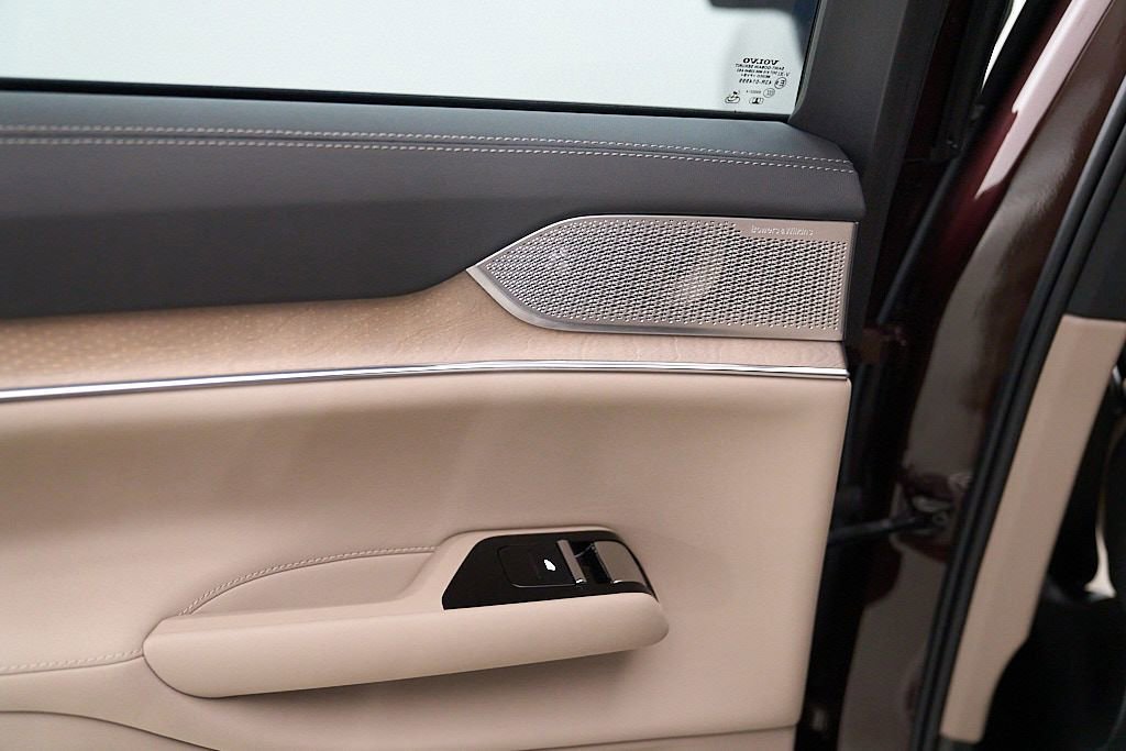 Certified 2025 Volvo EX90 Ultra AWD/4WD image 21