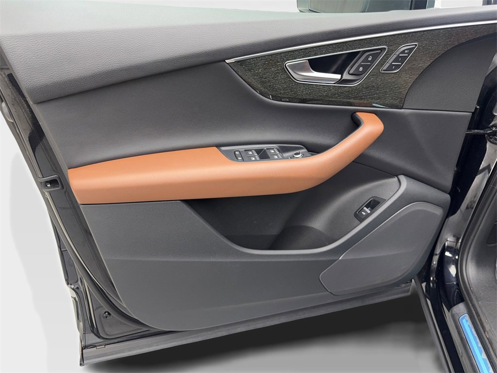 Used 2021 Audi Q7 3.0T Premium w/ Convenience Package image 32