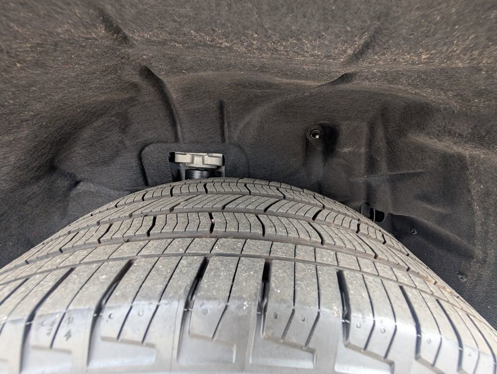 Used 2024 Jeep Grand Cherokee L Limited w/ Luxury Tech Group II image 25