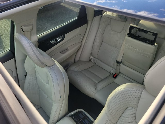 Used 2021 Volvo XC60 T5 Inscription w/ Protection Package FWD image 32