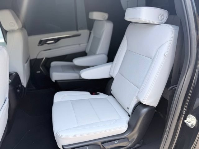 Certified 2025 Chevrolet Suburban Premier AWD/4WD image 12