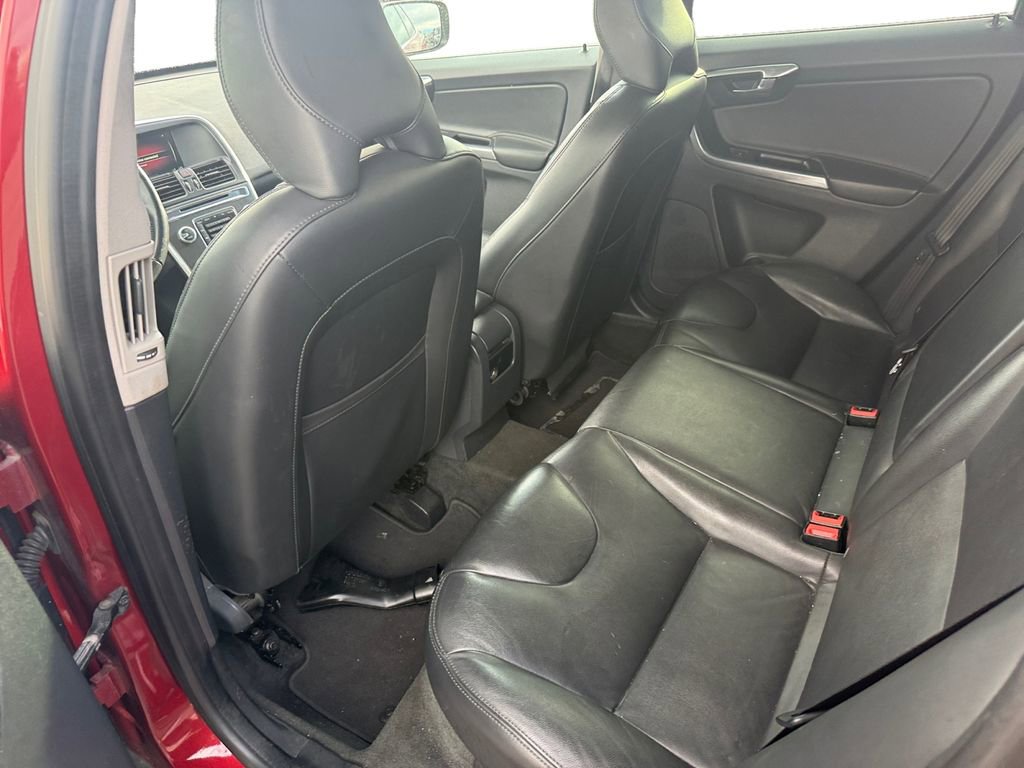 Used 2016 Volvo XC60 T5 Premier image 19