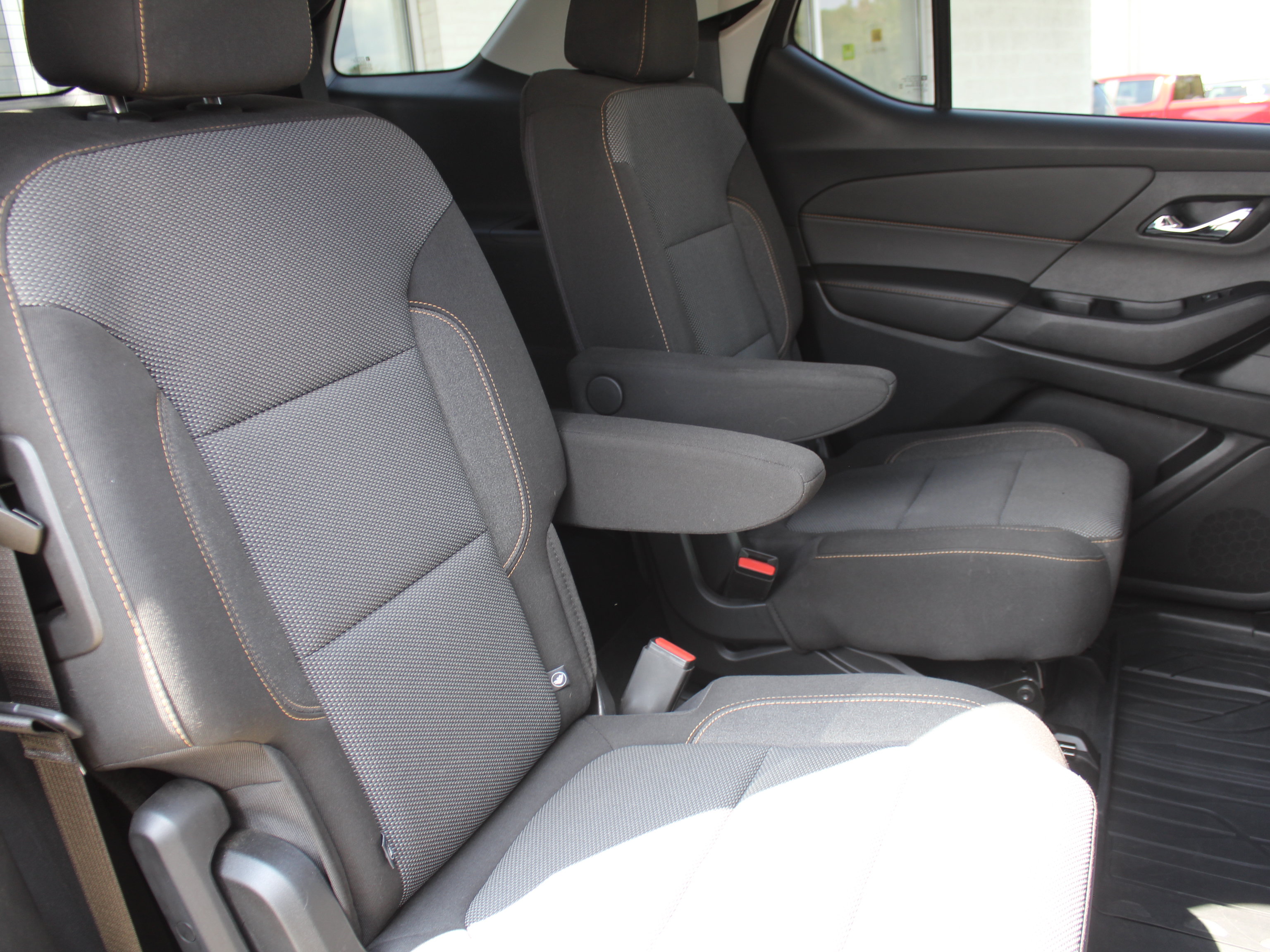 Used 2020 Chevrolet Traverse LT FWD image 26