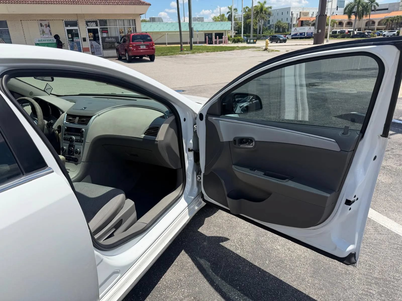 Used 2010 Chevrolet Malibu LS FWD image 17
