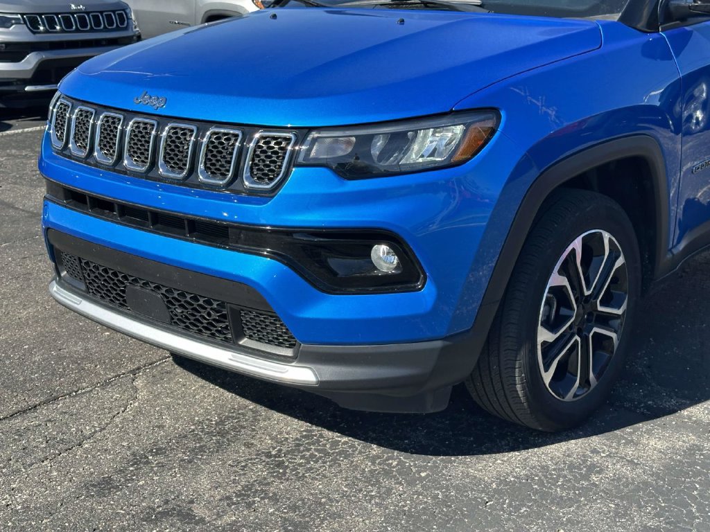 Used 2024 Jeep Compass Limited AWD/4WD image 8