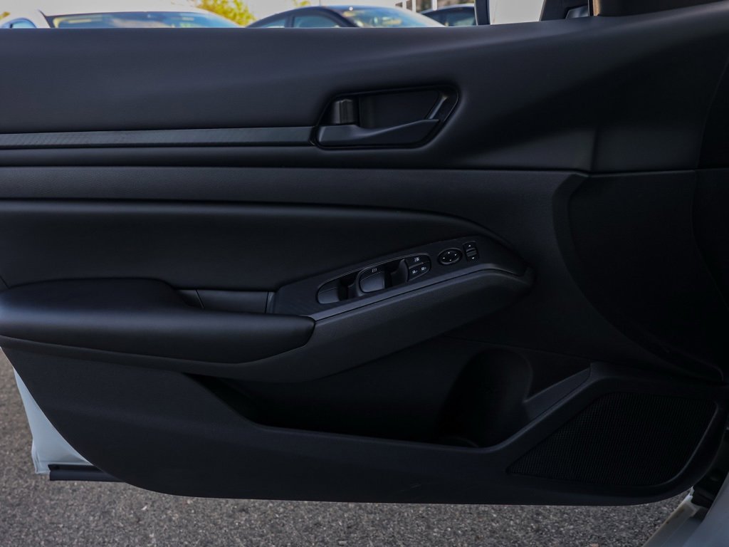 Used 2025 Nissan Altima 2.5 S image 22