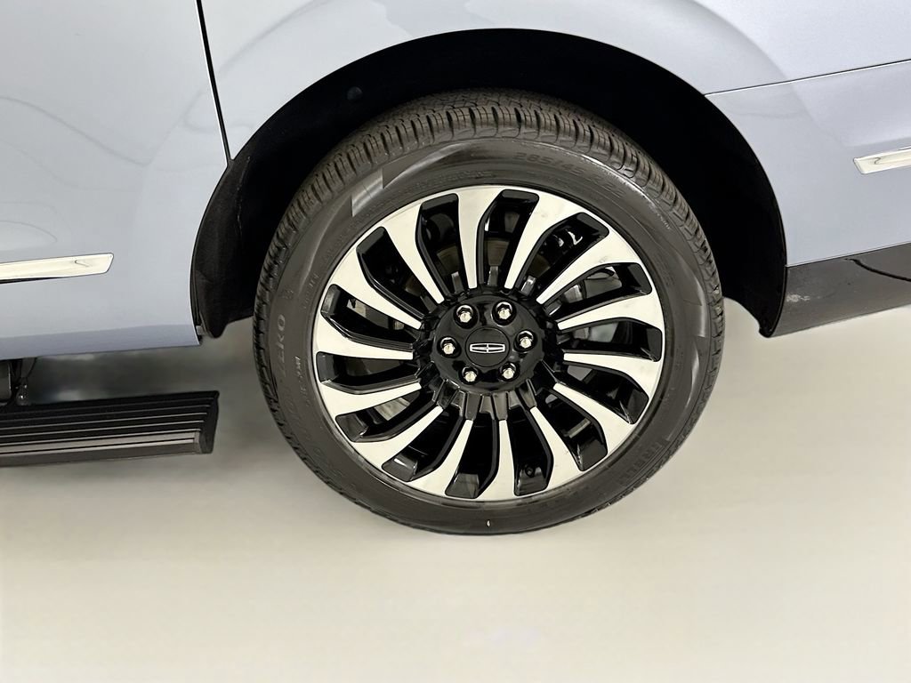 Used 2023 Lincoln Navigator L Black Label image 30